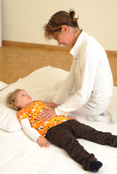 Shiatsu am M&auml;dchen